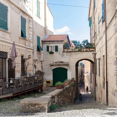 H11 Ca' In Te L'aia - Centro Apartment Taggia